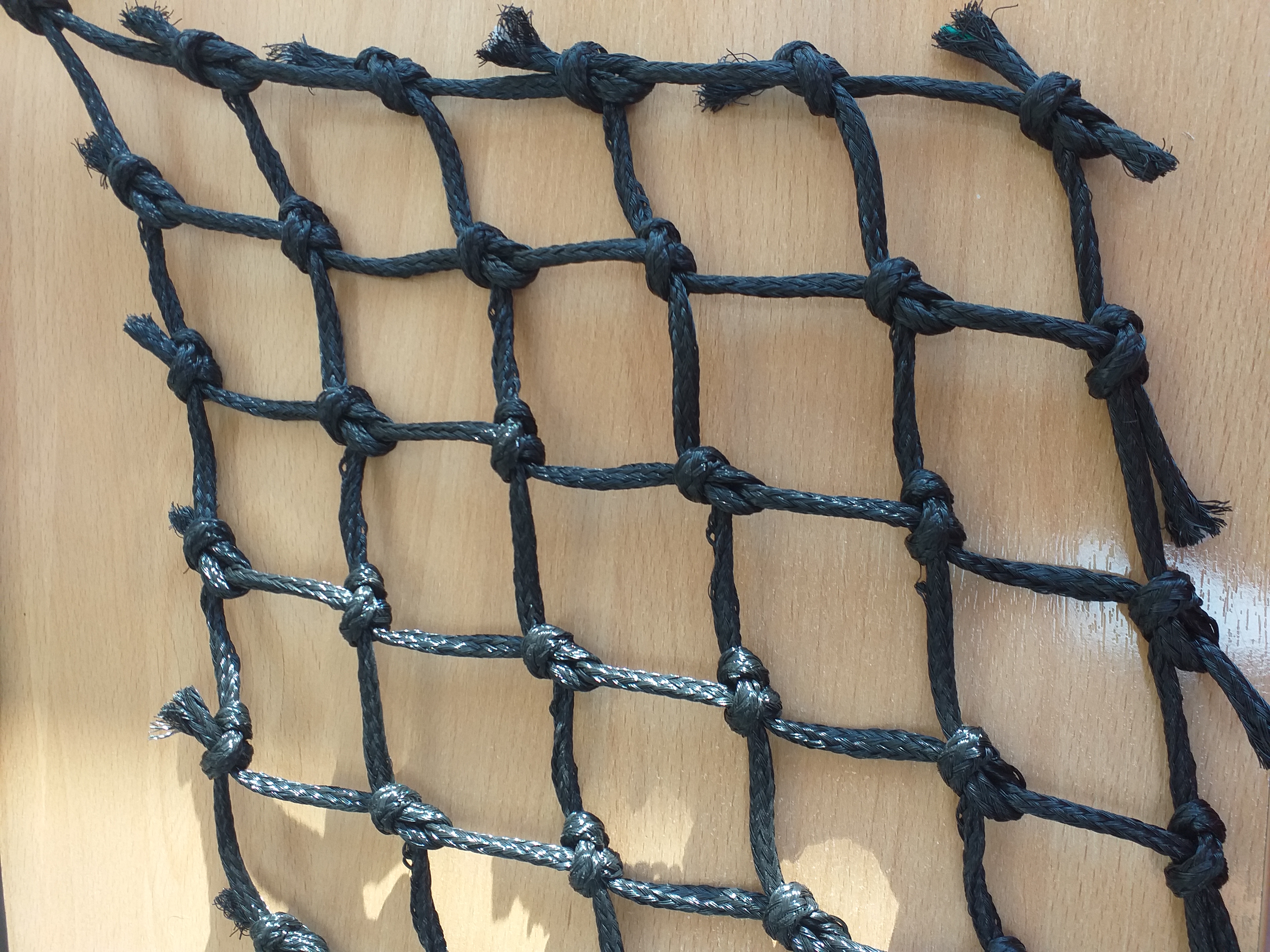 60mm x 6mm knotted black Netting 